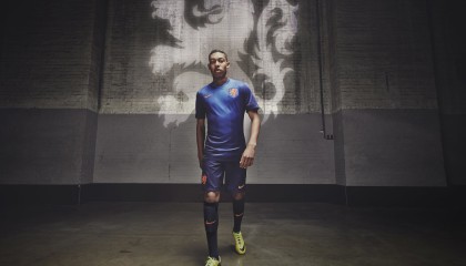 开云官网-_城市高空溜索赛：在钢铁城市中飞跃_，高空溜索需要什么条件